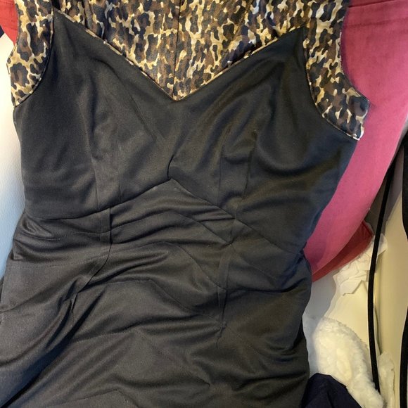 Maggy London Dress, Brown, black & gold print, Size 4, Under knee, All lining.LN - Picture 12 of 13